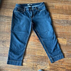 17/21 Dark Indigo capris Jeans